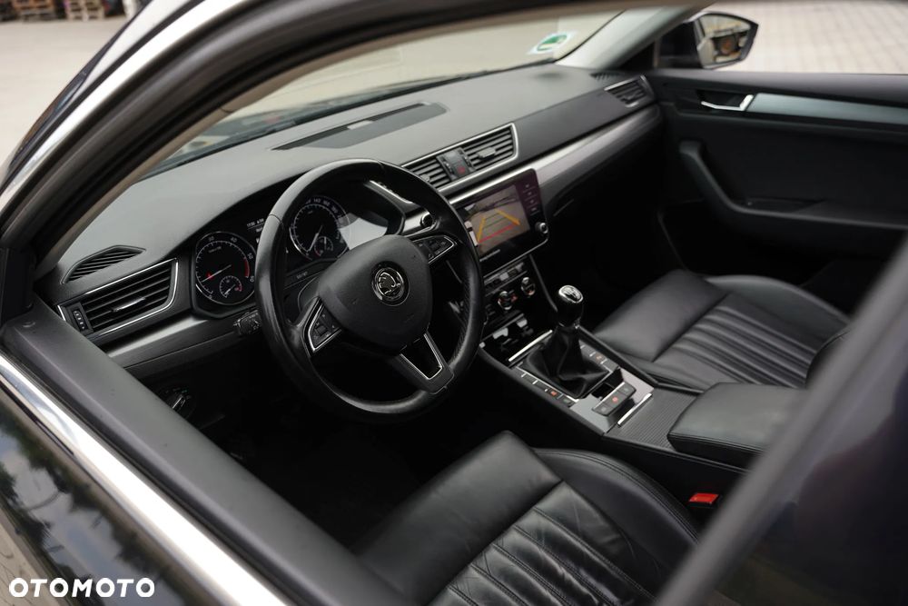 Skoda Superb 2.0 TDI Ambition - 14