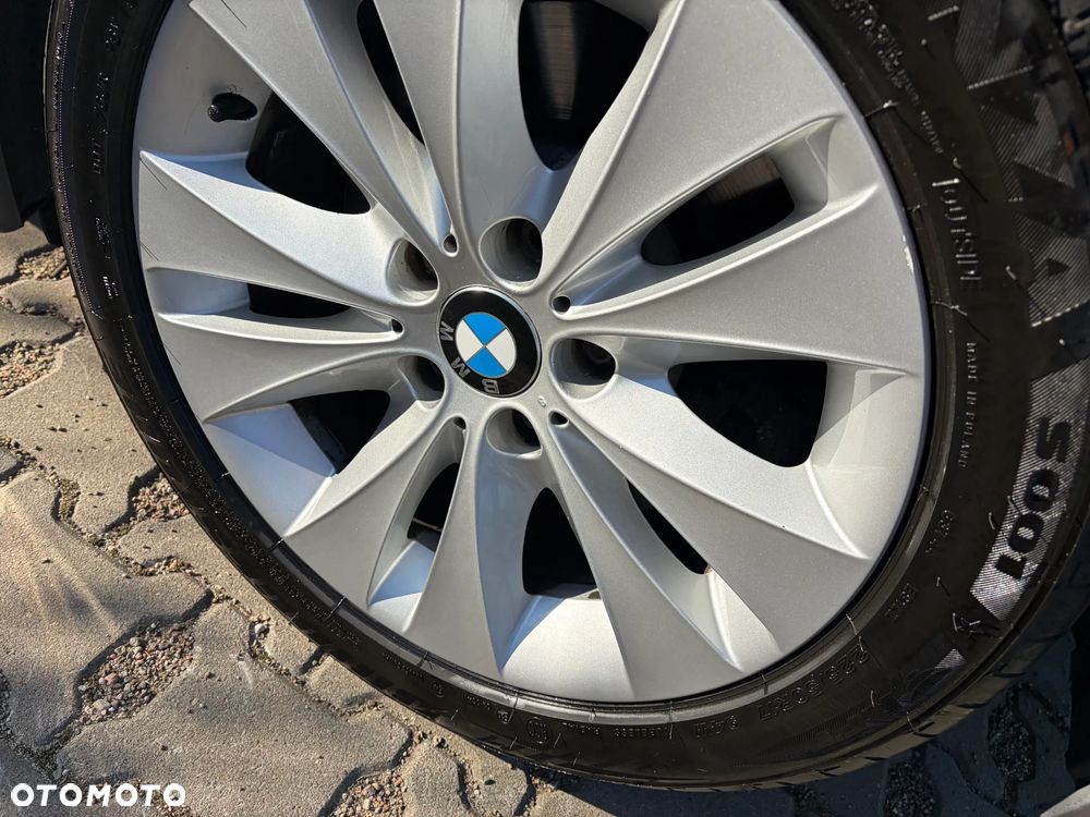 BMW Seria 5 545i - 28