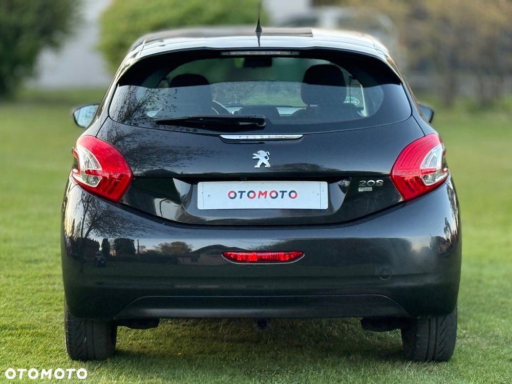 Peugeot 208 - 4