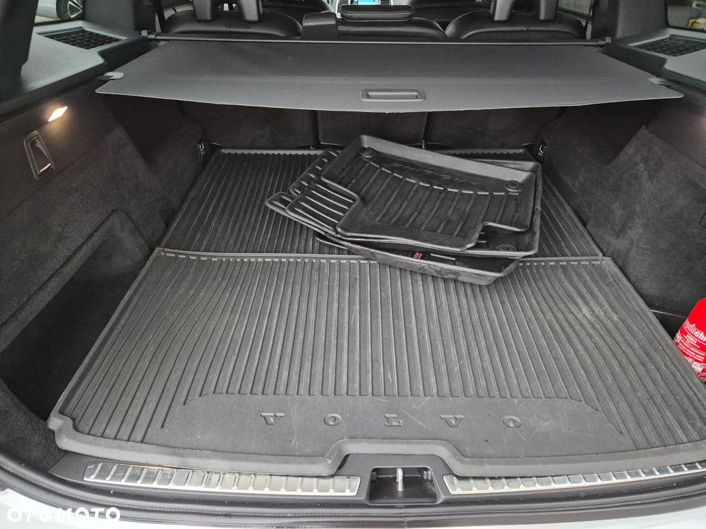 Volvo XC 90 B5 D AWD R-Design - 28