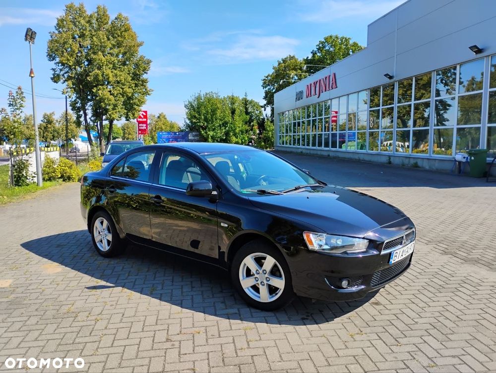 Mitsubishi Lancer 1.5 Invite - 1