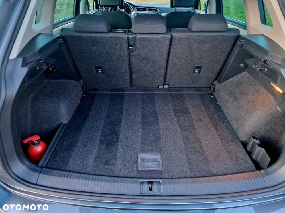 Volkswagen Tiguan - 12