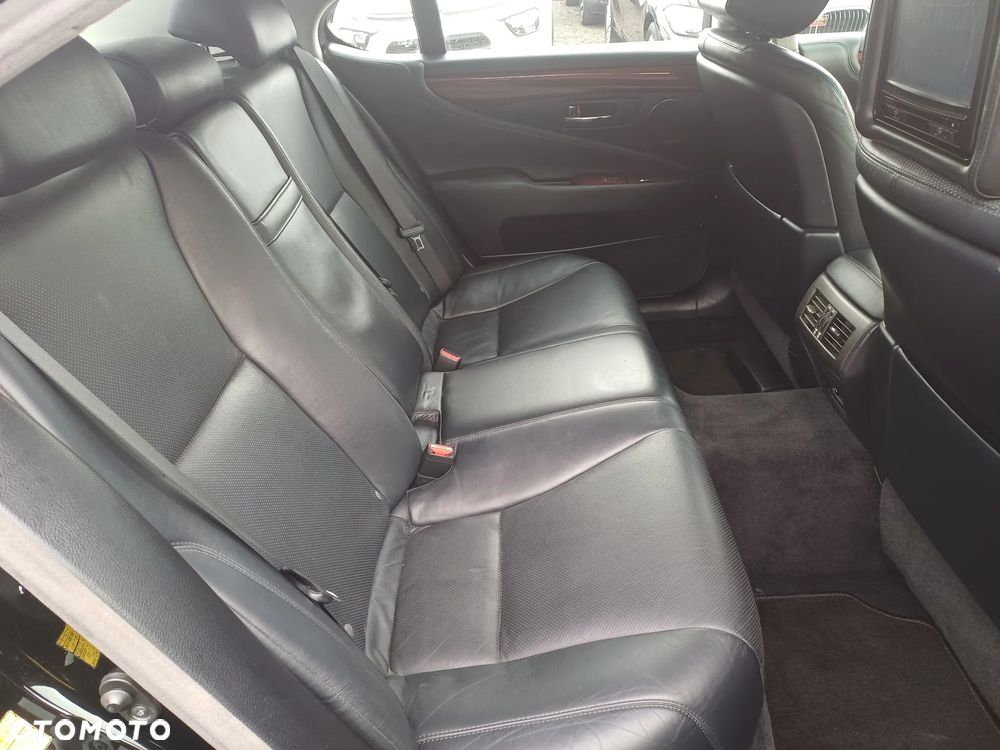 Lexus LS 460 Prestige - 13