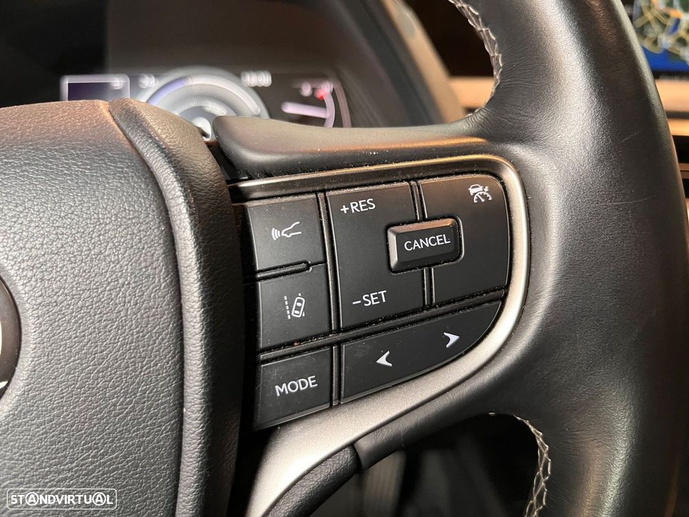 Lexus UX 250h Business - 23