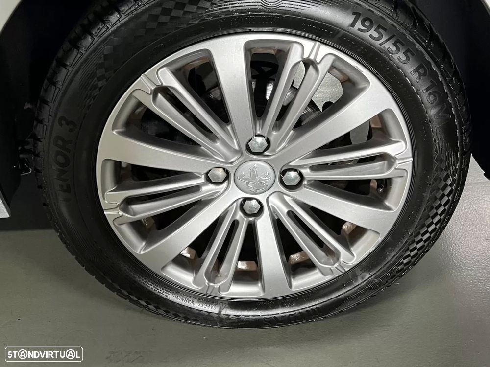 Peugeot 208 1.2 PureTech Allure - 5