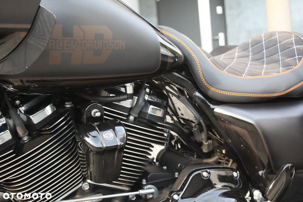 Harley-Davidson Touring Road Glide - 17