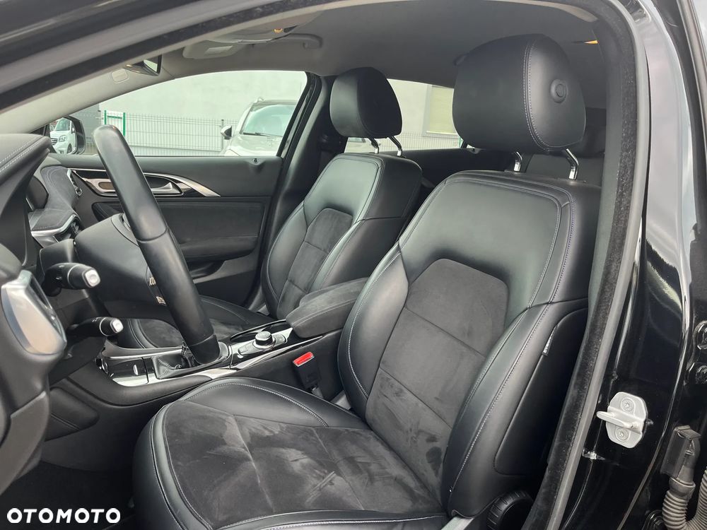 Infiniti Q30 - 15