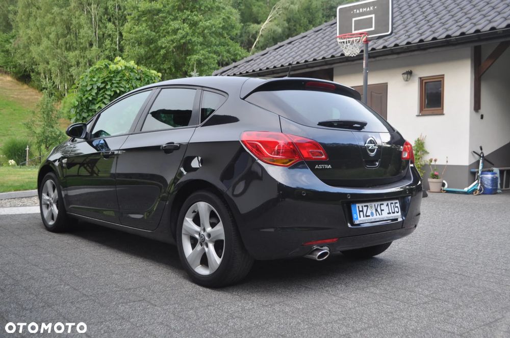 Opel Astra 1.4 Turbo 150 Jahre - 15