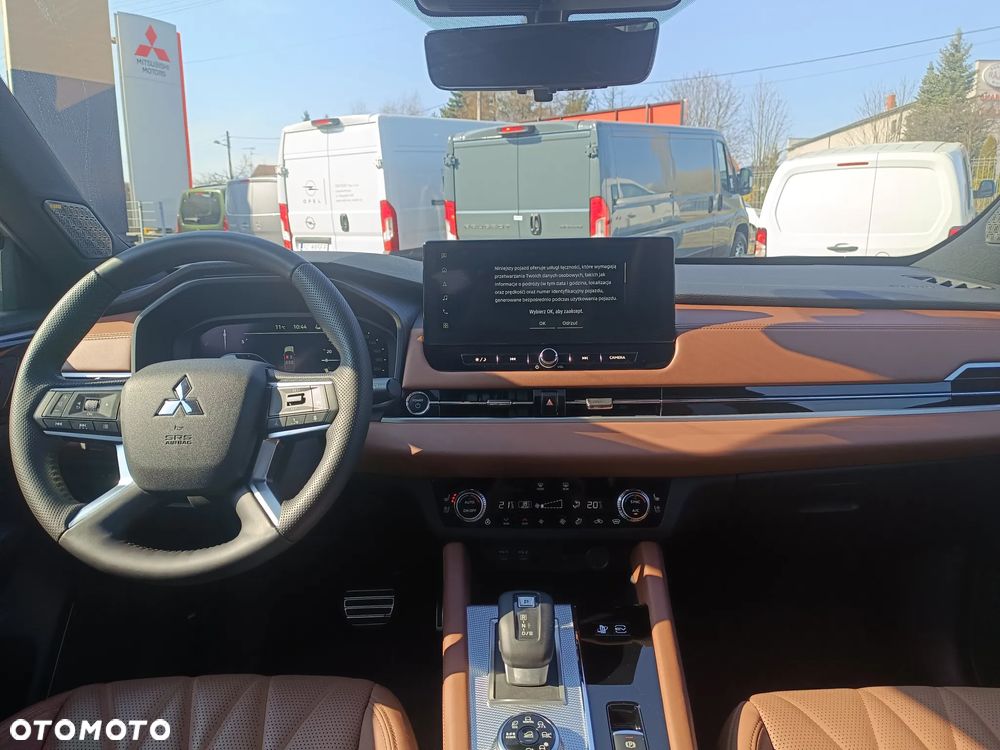 Mitsubishi Outlander Instyle Plus - 18