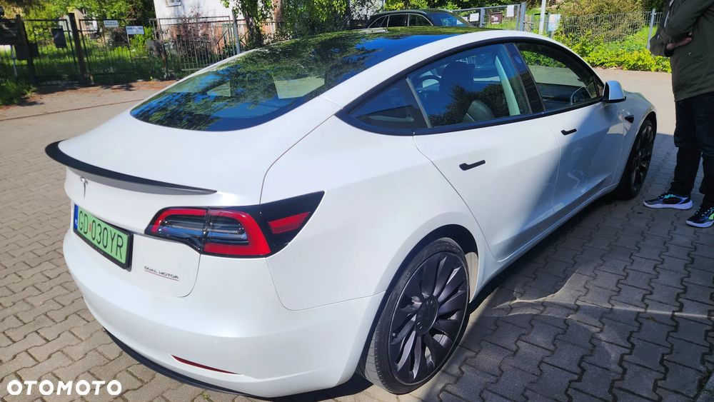 Tesla Model 3 - 3
