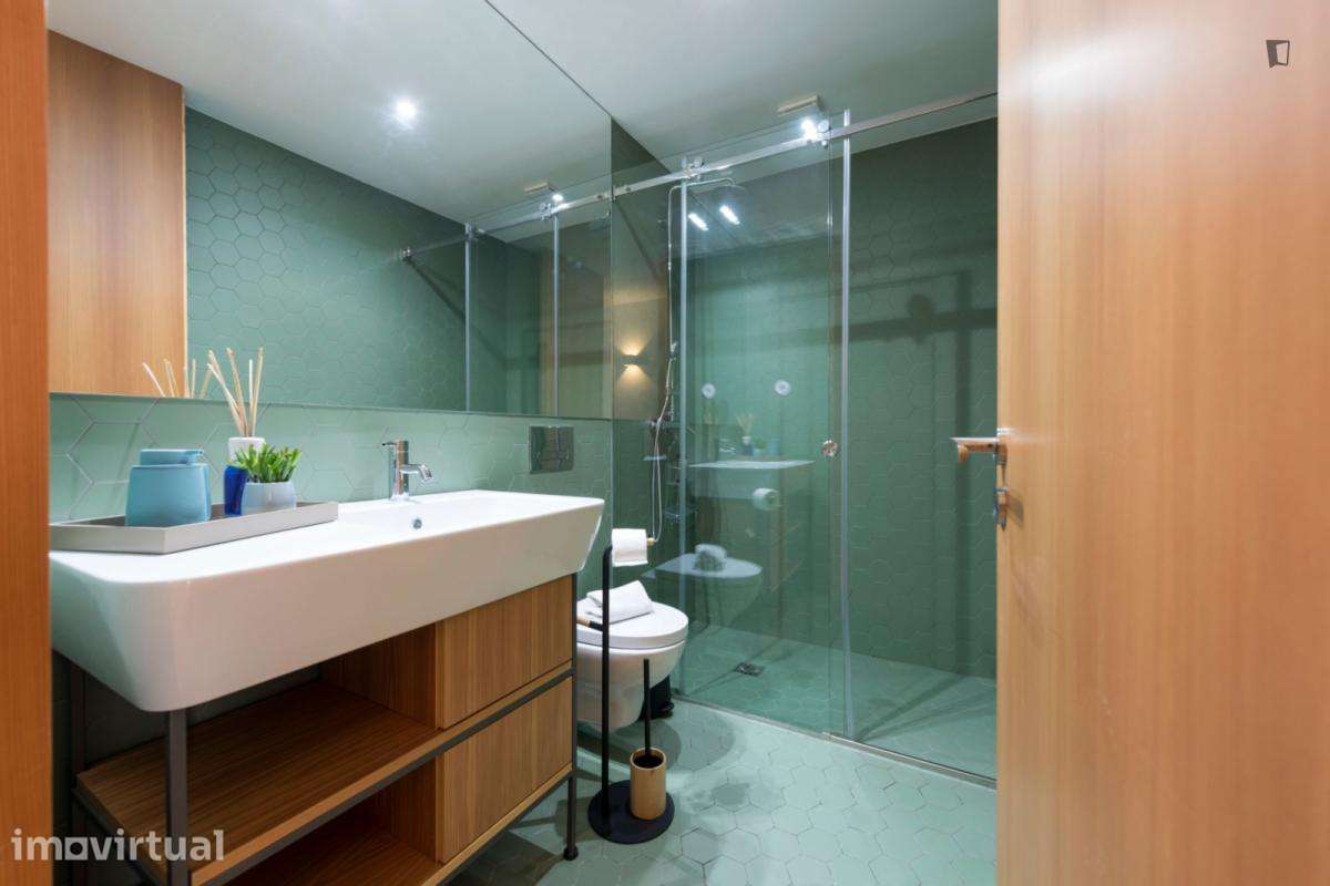 Apartamento com 2 quartos - localizado em Miragaia Porto - Grande imagem: 2/27