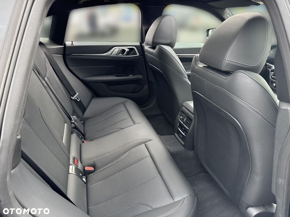BMW i4 - 19