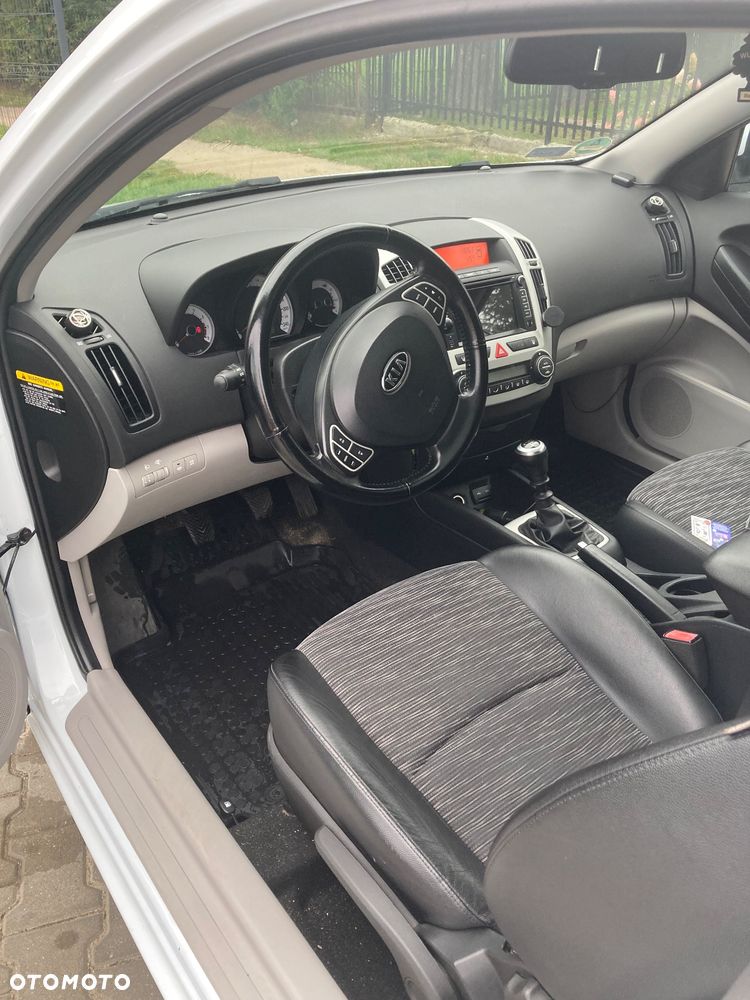 Kia Ceed - 6