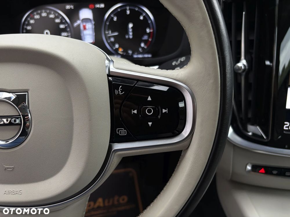 Volvo V60 D4 Geartronic Inscription - 24