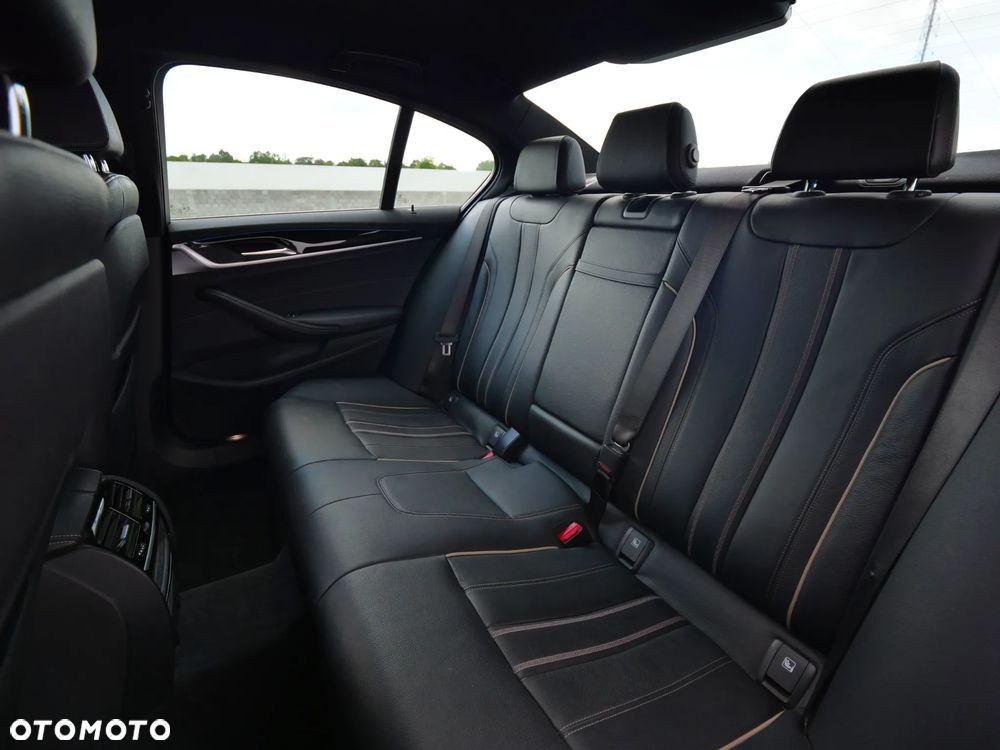 BMW Seria 5 530i xDrive M Sport sport - 31