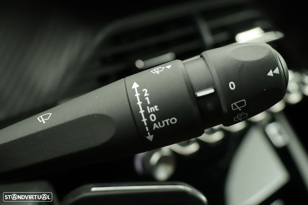 Peugeot 2008 1.2 PureTech Allure - 18