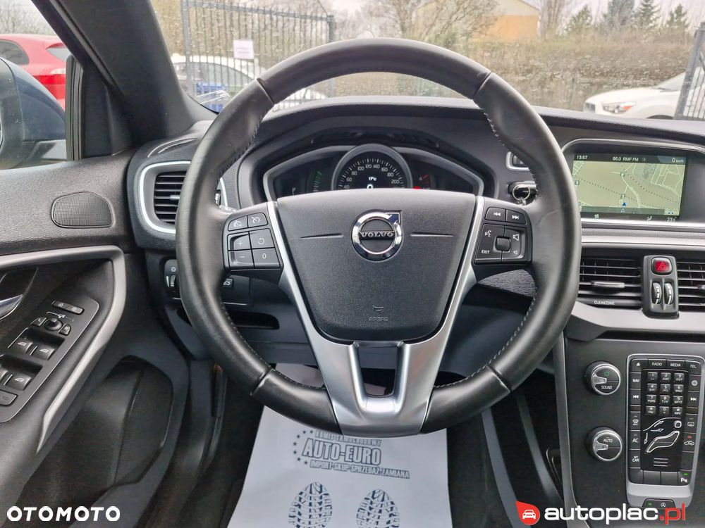 Volvo V40 D2 Momentum - 35
