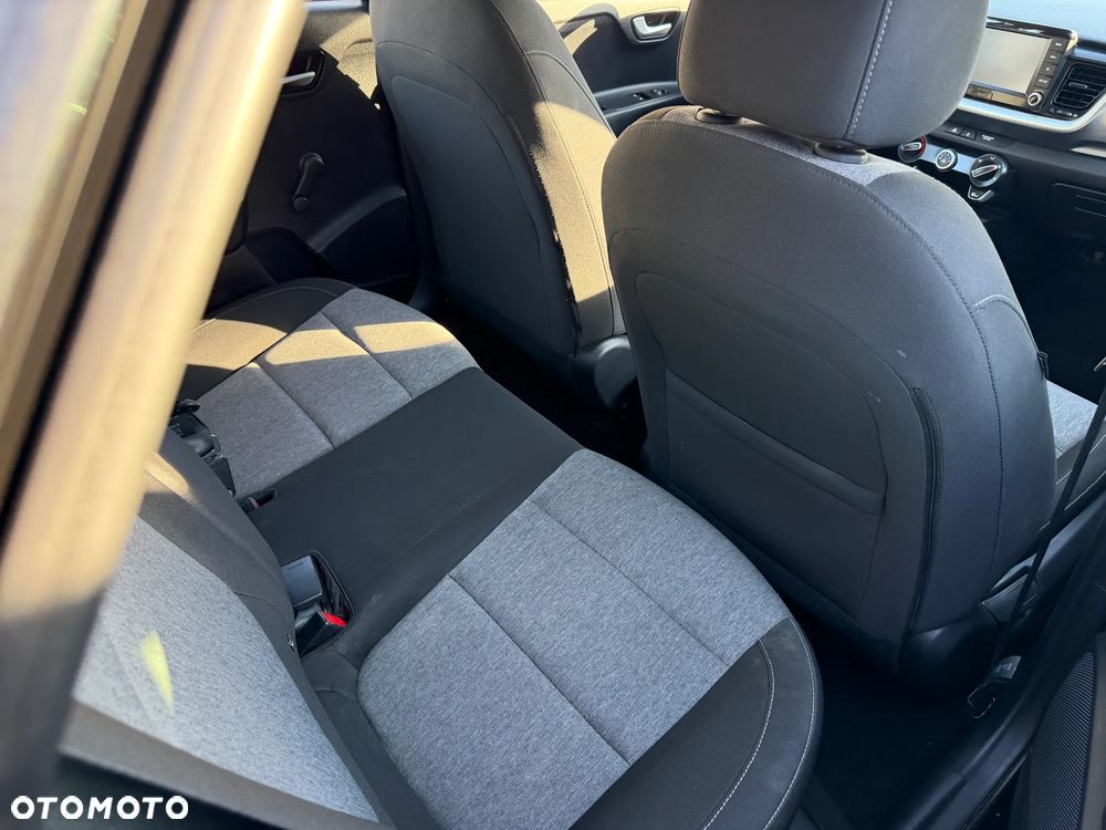 Kia Stonic 1.2 L - 17