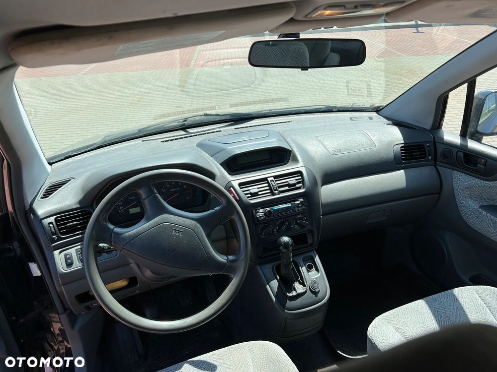Mitsubishi Space Wagon 2.4 GDI Family - 27