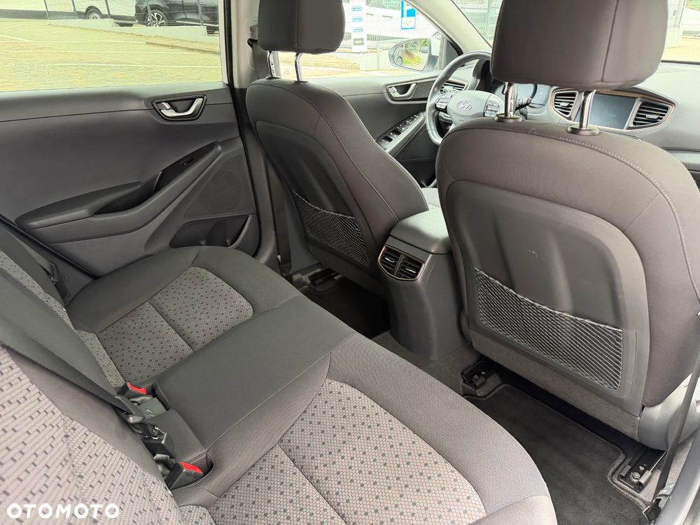 Hyundai IONIQ - 14