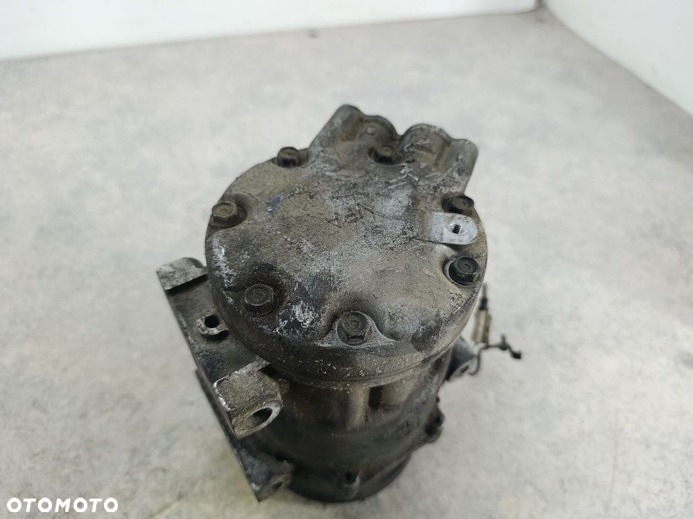 POMPA, SPRĘŻARKA KLIMATYZACJI RENAULT CLIO II 7700106069 SD7V16  SANDEN 1.2 - 8