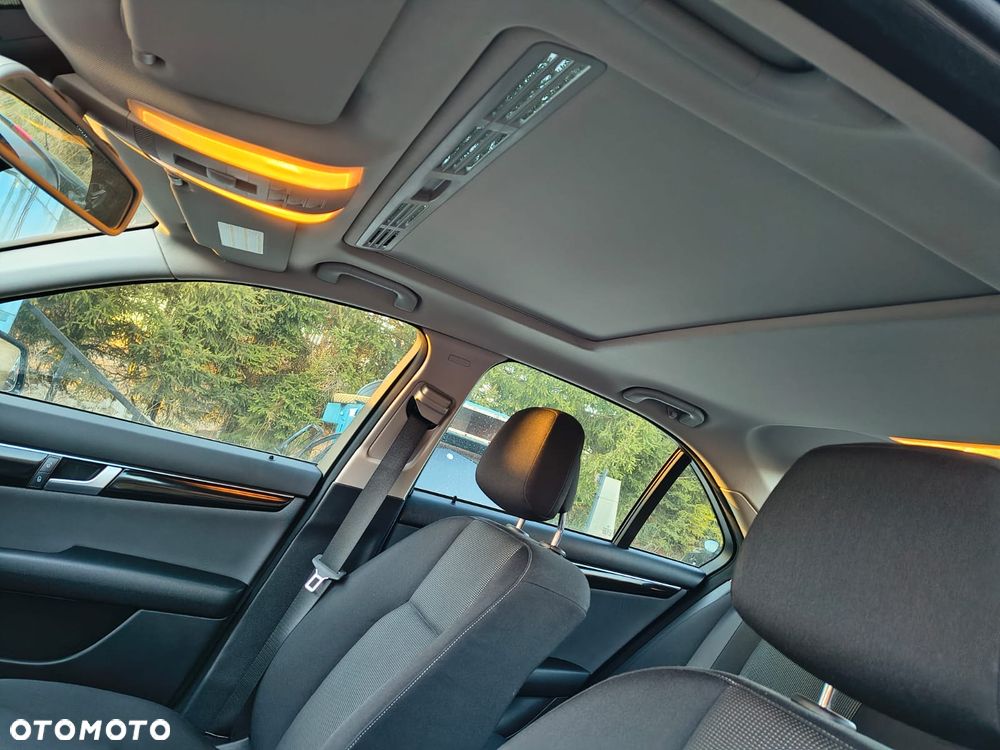 Mercedes-Benz Klasa C 180 CGI BlueEFFICIENCY - 14