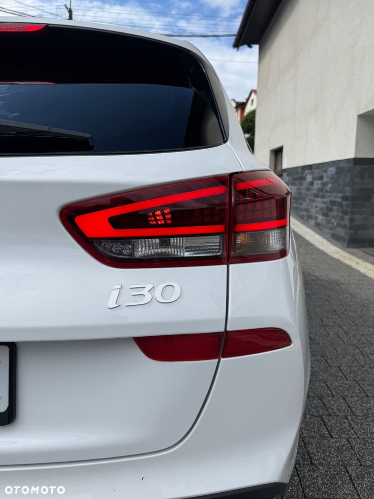 Hyundai i30 1.6 T-GDI Pure DCT - 9