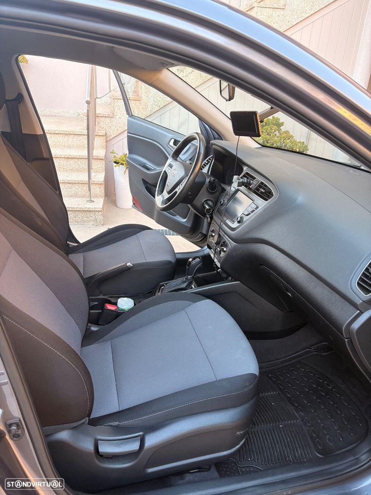 Hyundai i20 - 14
