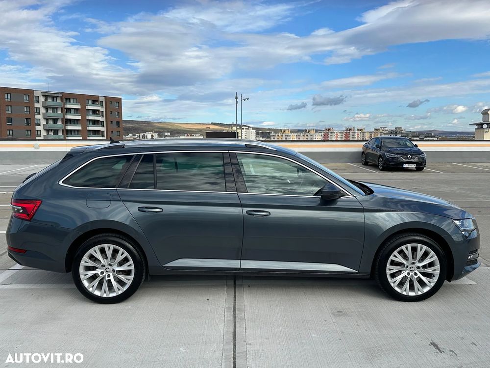 Skoda Superb 2.0 TDI Premium Edition - 6