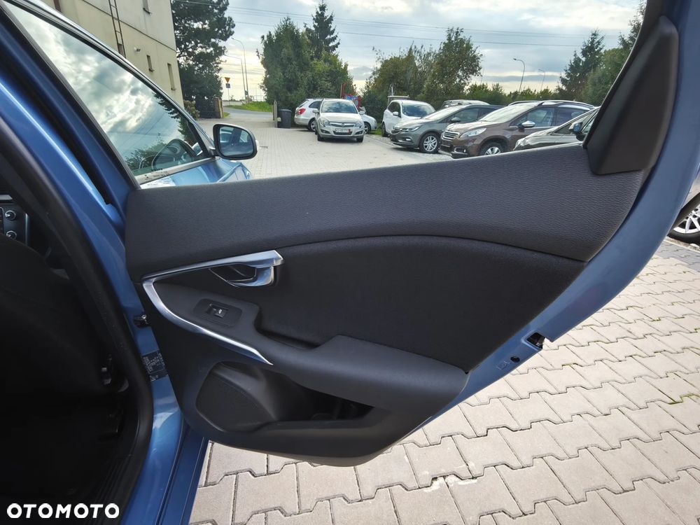 Volvo V40 D2 Linje You - 14