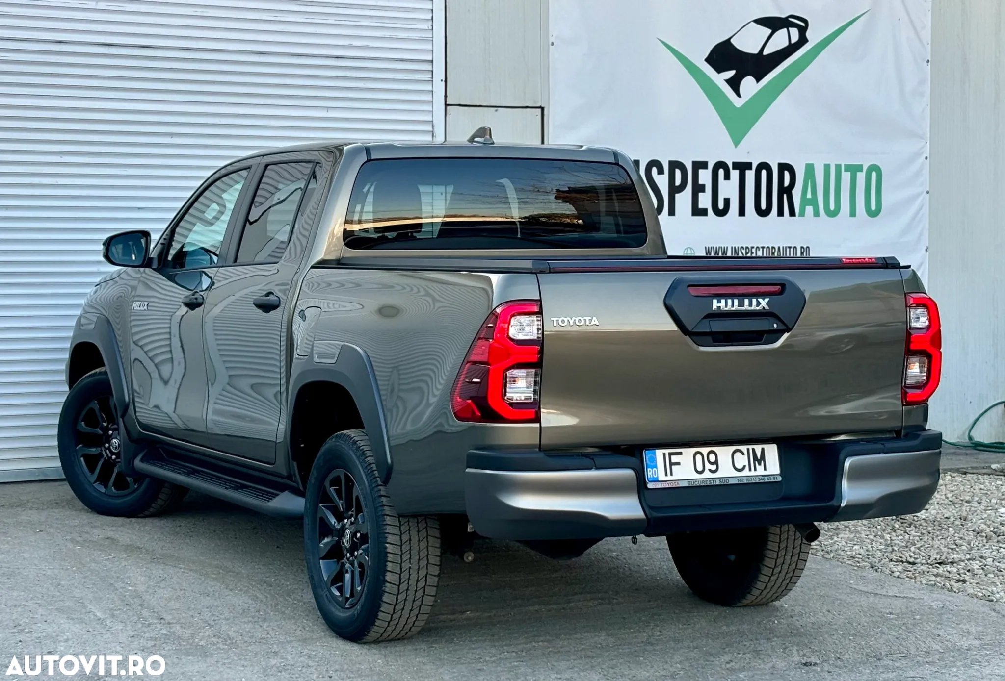 Toyota Hilux 2.8D 204CP 4x4 Double Cab AT Invincible - 10