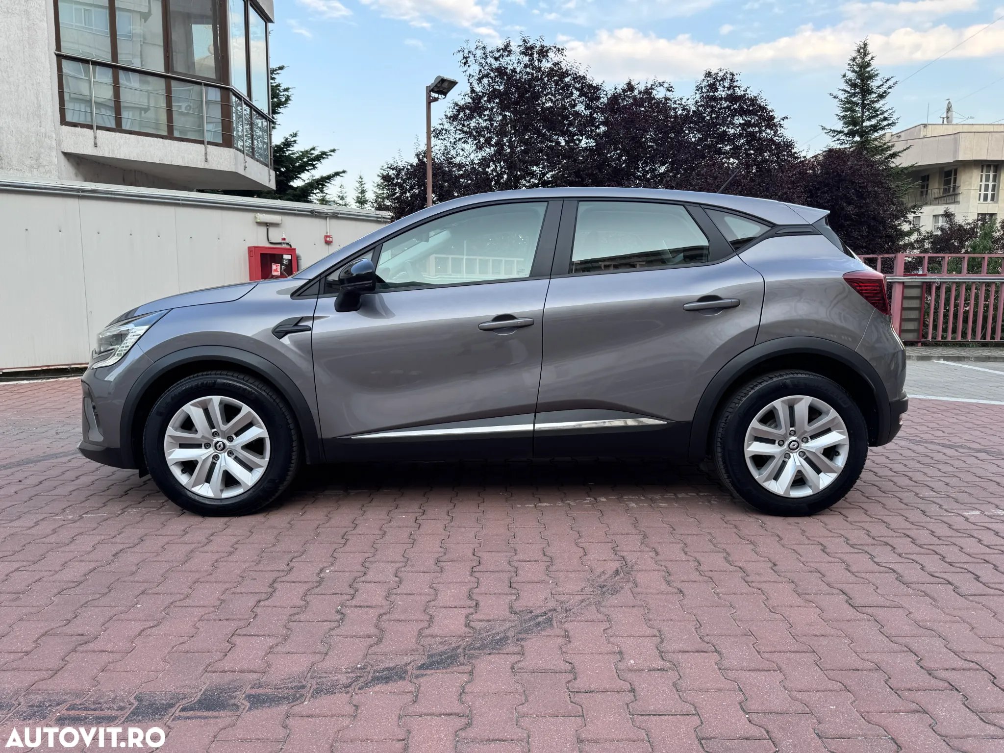 Renault Captur BLUE dCi 115 EDC BUSINESS EDITION - 8