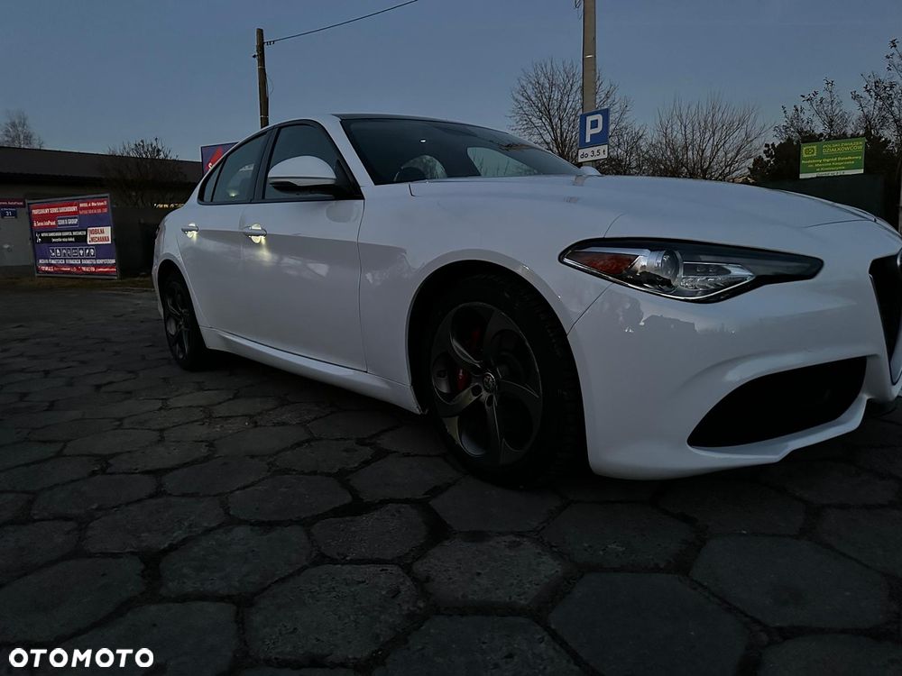 Alfa Romeo Giulia - 1