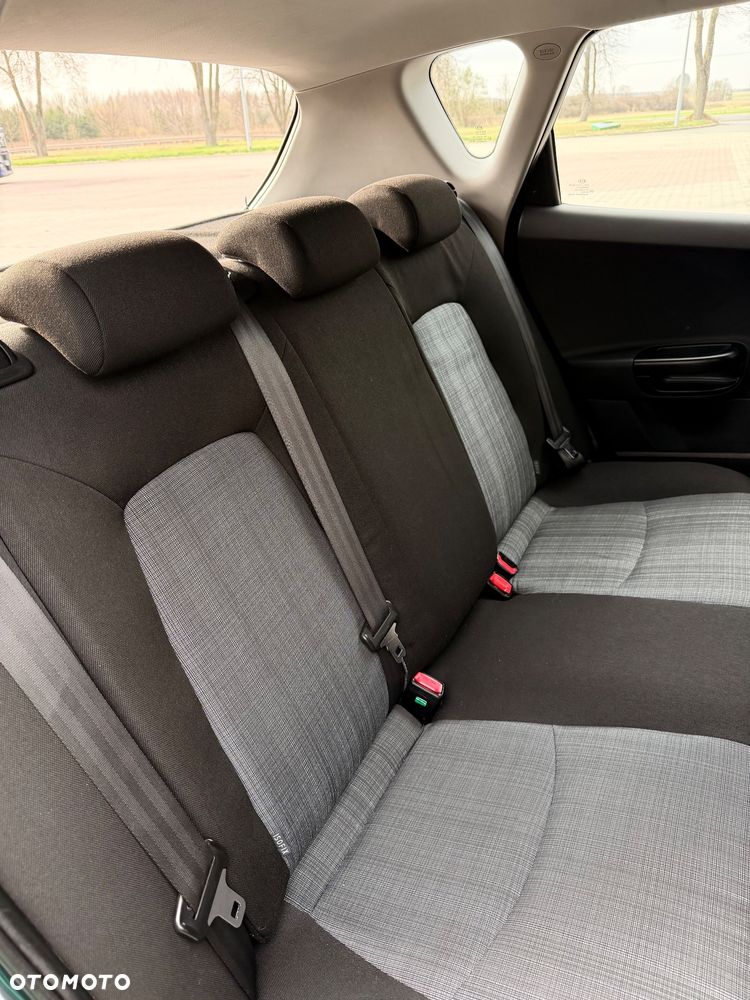 Kia Ceed 1.6 L - 11