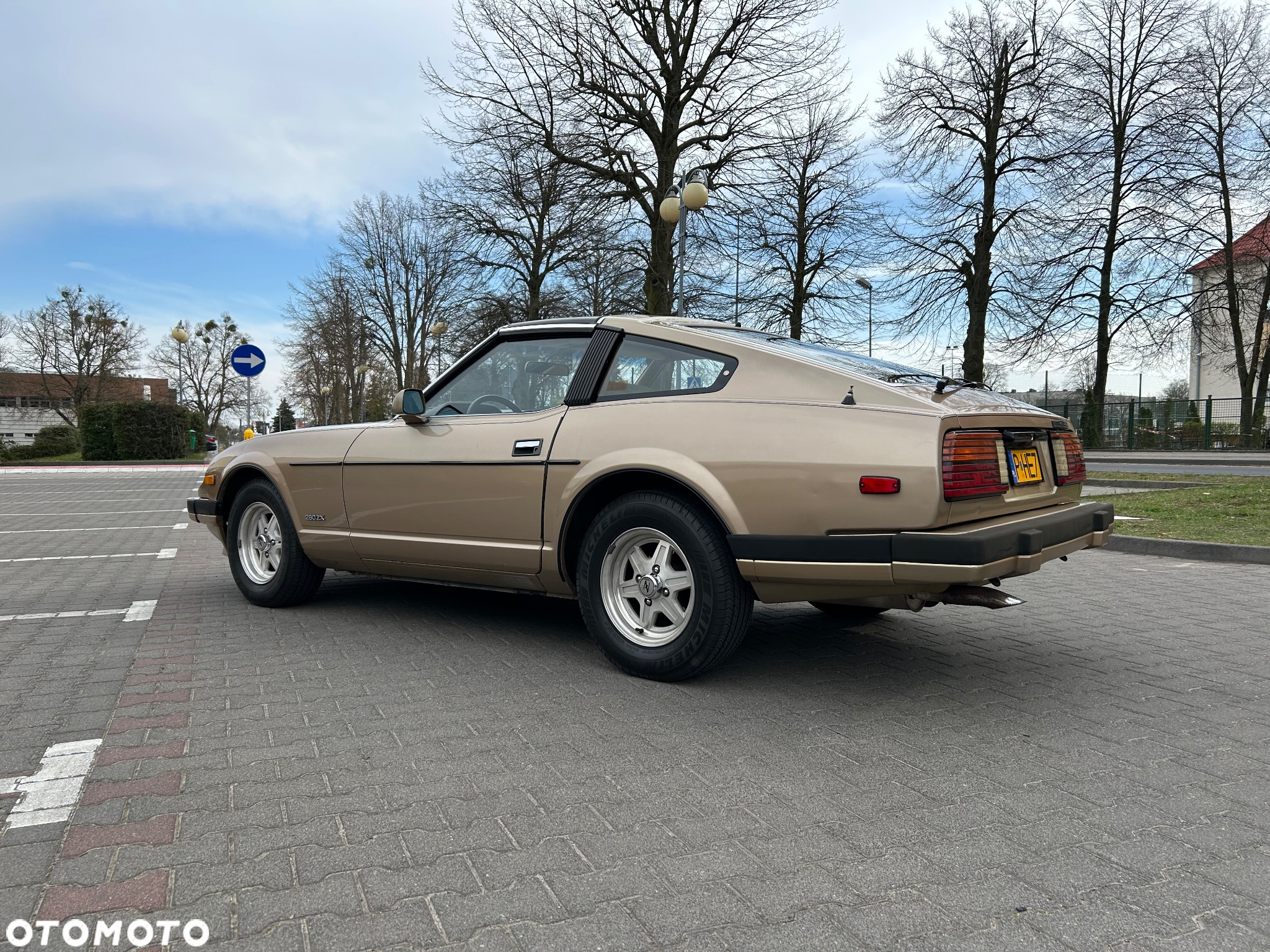 Nissan 280 ZX - 5