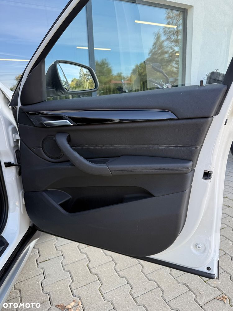 BMW X1 sDrive18i xLine - 18