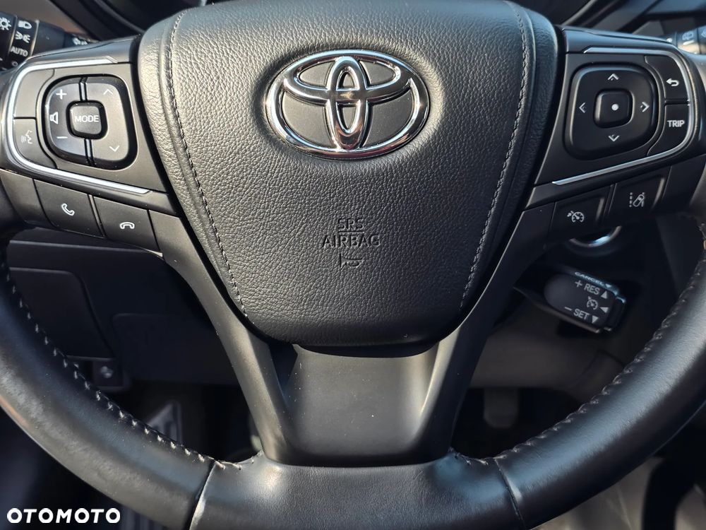 Toyota Avensis 2.0 D-4D Premium - 24