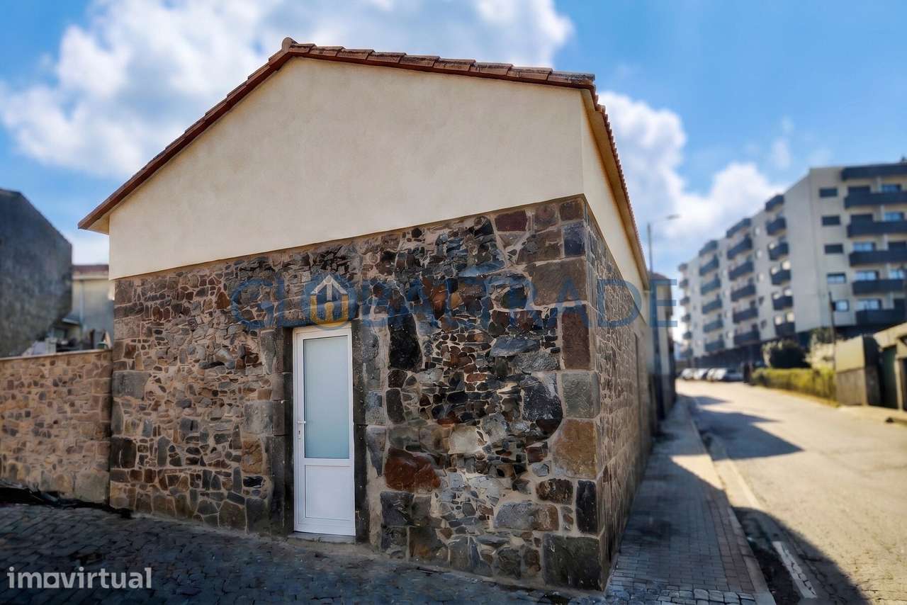 Moradia T1+2 em Reabilitação em São Romão Coronado - Grande imagem: 2/16