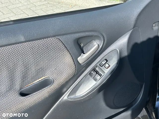 Toyota Yaris 1.0 Luna - 12