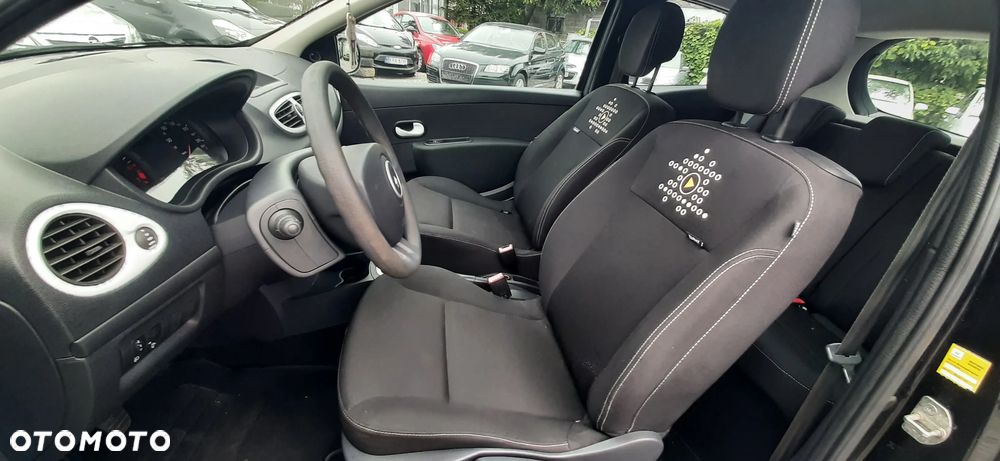 Renault Clio - 31