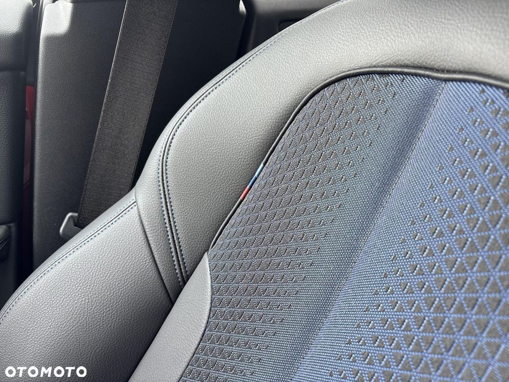 BMW Seria 2 216d - 24