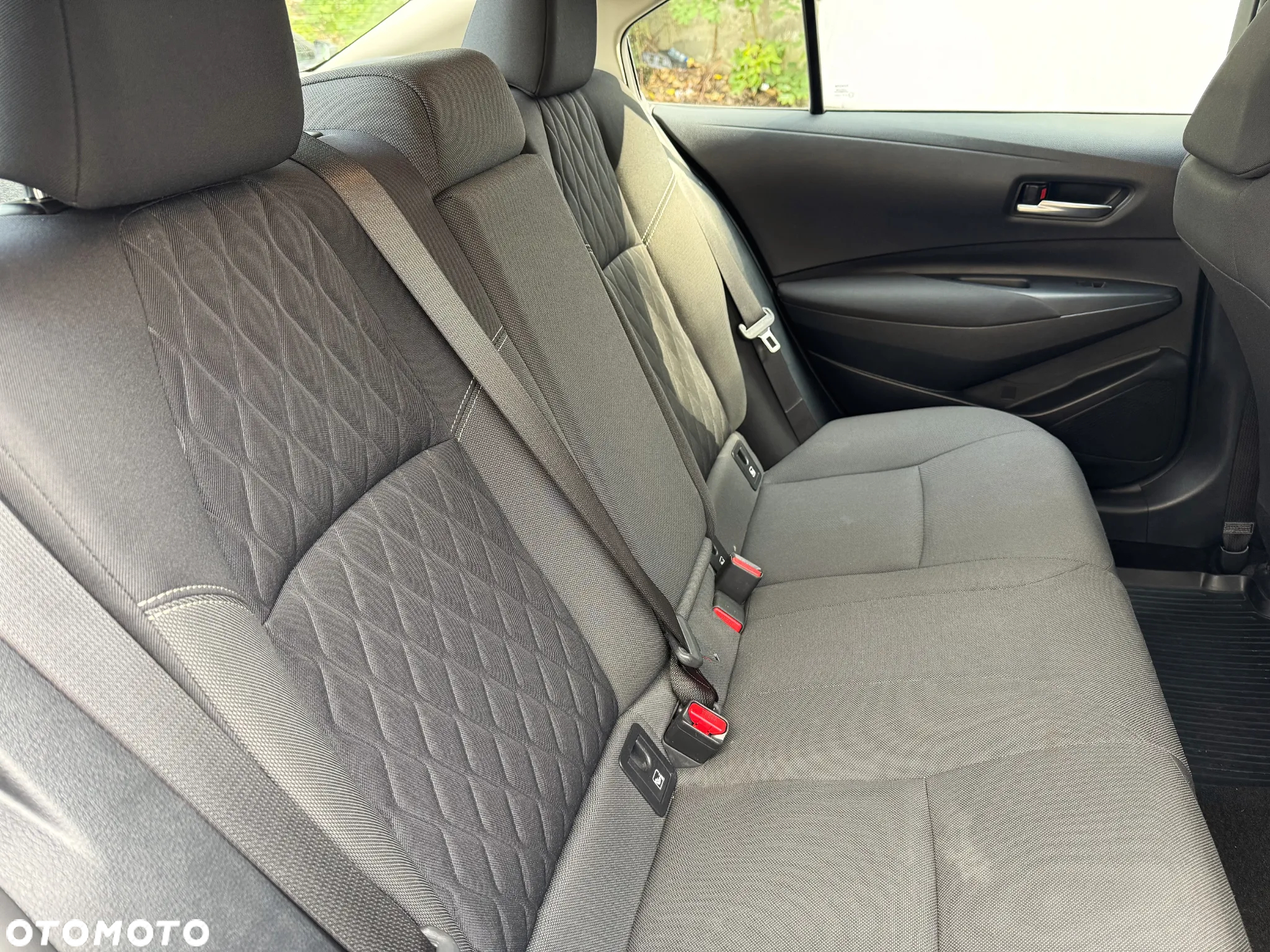 Toyota Corolla 1.8 Hybrid Active - 13