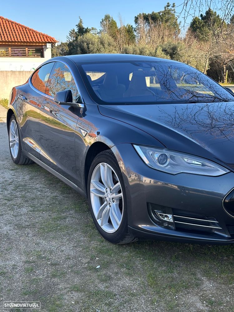 Tesla Model S Standard Range - 2