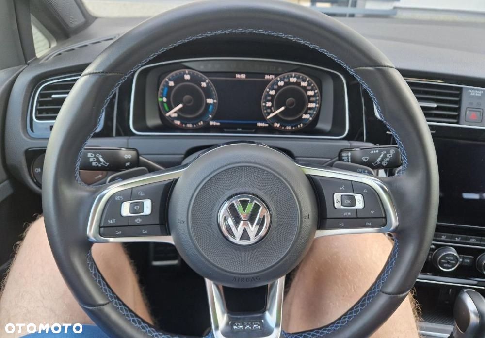 Volkswagen Golf - 16