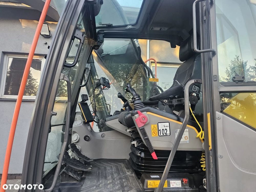 Volvo EC220EL - 9