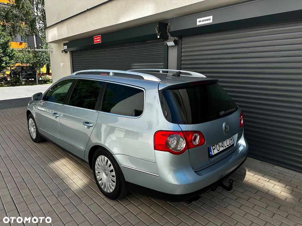 Volkswagen Passat - 4
