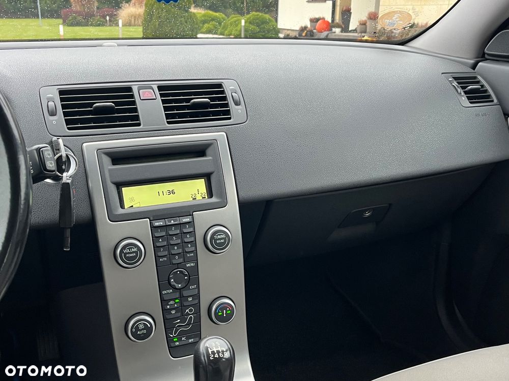 Volvo V50 D5 Momentum - 7