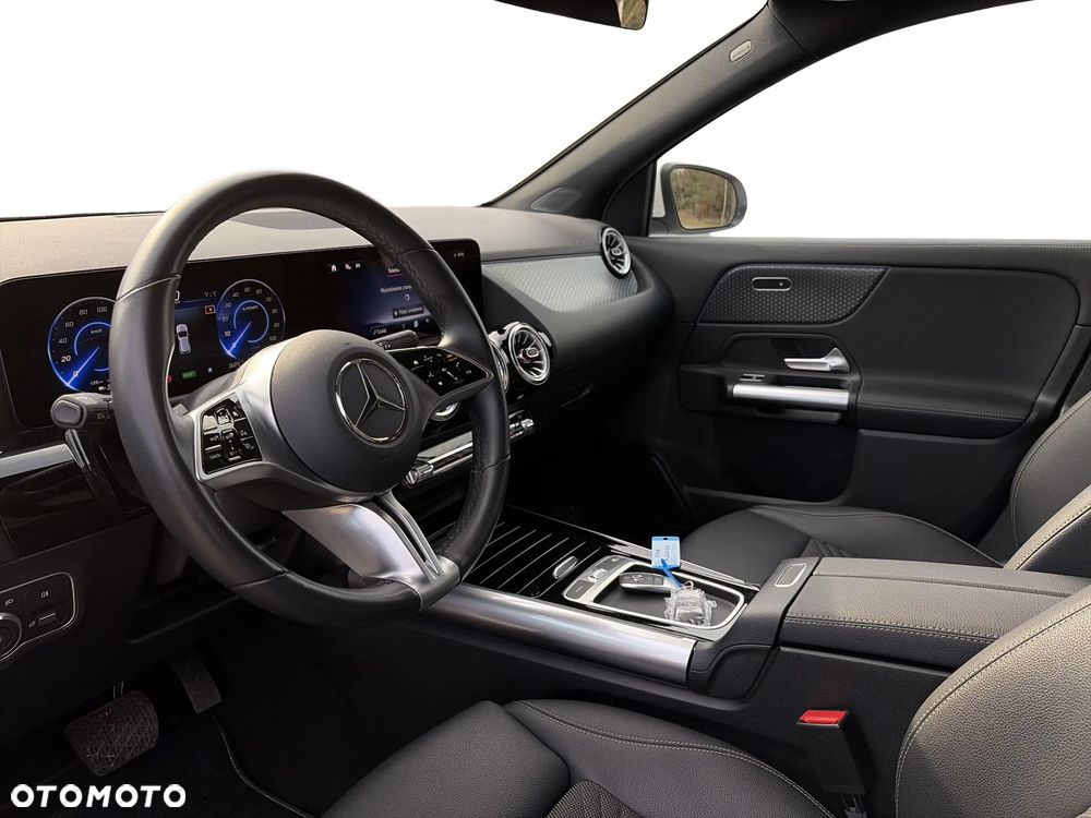 Mercedes-Benz EQA 300 66.5kWh 4-Matic AMG Line - 13