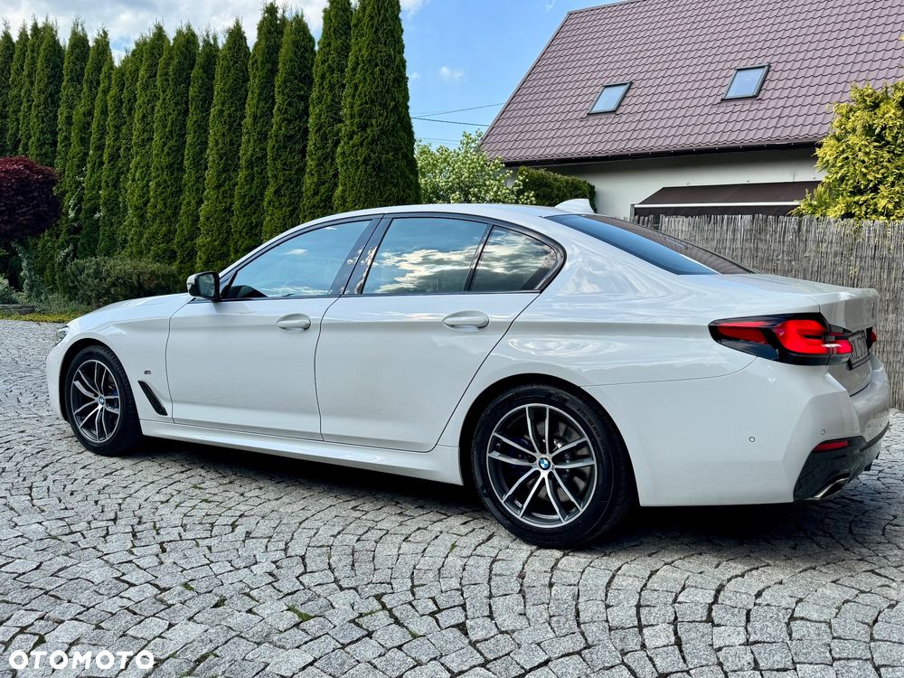 BMW Seria 5 520d M Sport - 6