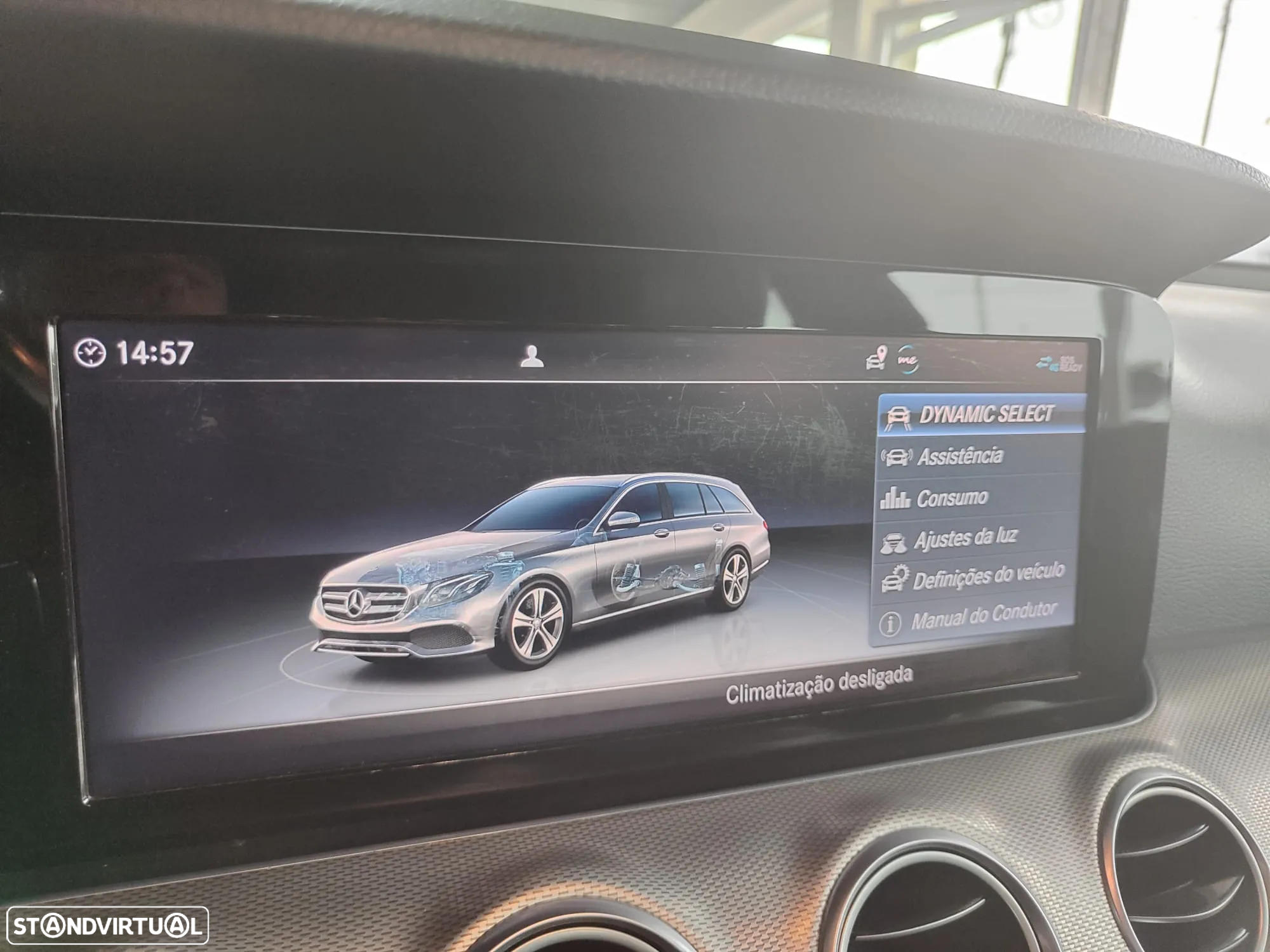 Mercedes-Benz E 220 d AMG Line - 37